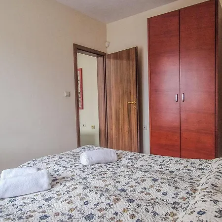 Appartamento Charming Flat In With Sauna By Flat Mаnager